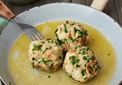 Bärlauchknödel mit brauner Butter